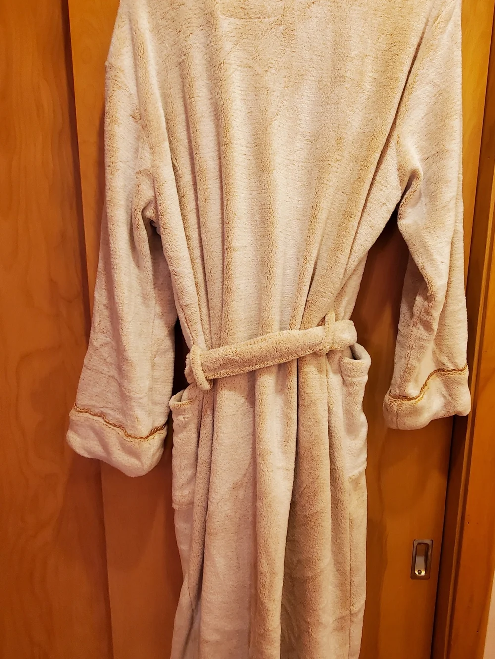 Cozy Plush Shawl Collar Bathrobe in Light Beige In Size Women's XL